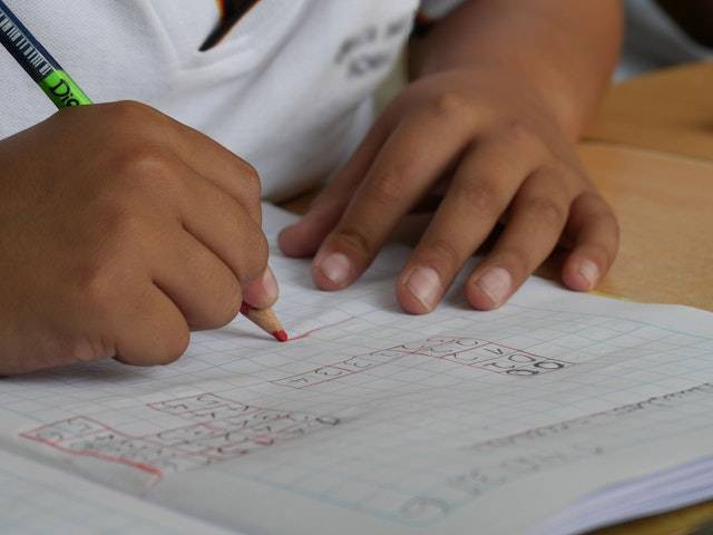 Ilustrasi mengerjakan soal try out matematika kelas 6. Foto: Pexels/ixabay