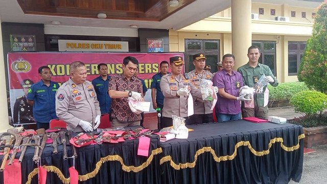 Polres OKU Timur saatungkap kasus penggerebekan pabrik ekstasi. (ist)