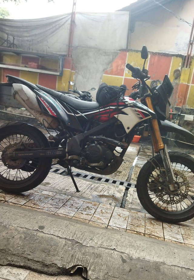 Motor Kawasaki KLX yang hilang digondol maling. Foto: Dok. Istimewa