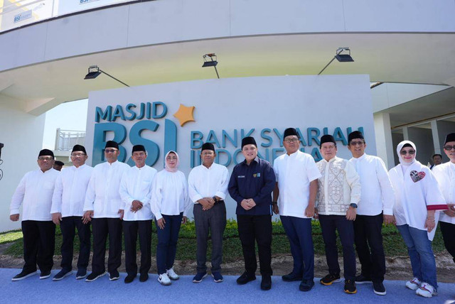 Menteri BUMN Erick Thohir meresmikan Masjid BSI (Bank Syariah Indonesia) Bakauheni di kawasan PT ASDP Indonesia Ferry, Bakauheni Harbour City (BHC), Lampung. Foto: Kementerian BUMN