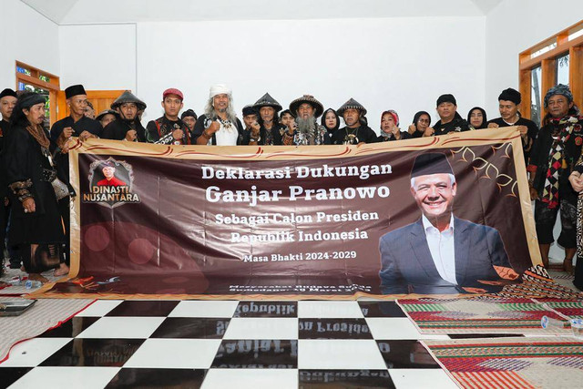 Masyarakat Budaya Sunda di Jawa Barat menggelar deklarasi Ganjar Pranowo Sebagai Presiden 2024 di 95 Resto, Kabupaten Sumedang Jawa Barat, pada Sabtu (18/3/2023). Foto: Dok. Istimewa
