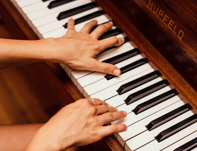 Ilustrasi bermain piano (Pexels)