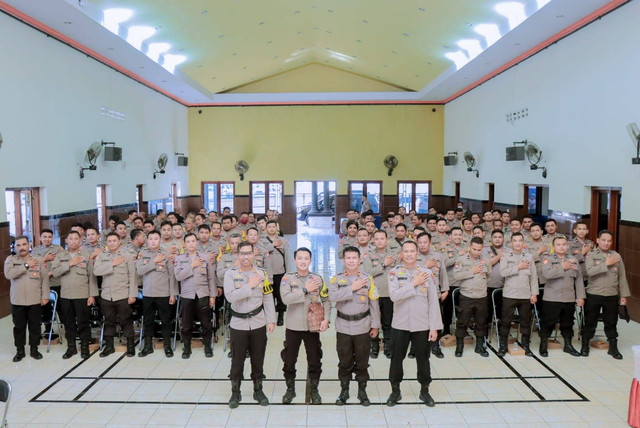 arahan Kapolres Situbondo kepada Bhabinkamtibmas