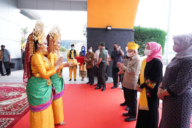 Wakil Presiden Ma'ruf Amin bertolak ke Pekanbaru, Provinsi Riau, Minggu (19/03/2023).  Foto: BPMI Setwapres