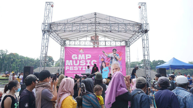 Relawan Ganjar Muda Padjajaran (GMP) menggelar Ganjar Musik Festival (GMF) pada Minggu (19/3) di Lapangan Tegalega Skatepark jalan BKR No.181 Kota Bandung, Jawa Barat. Foto: Dok. Istimewa