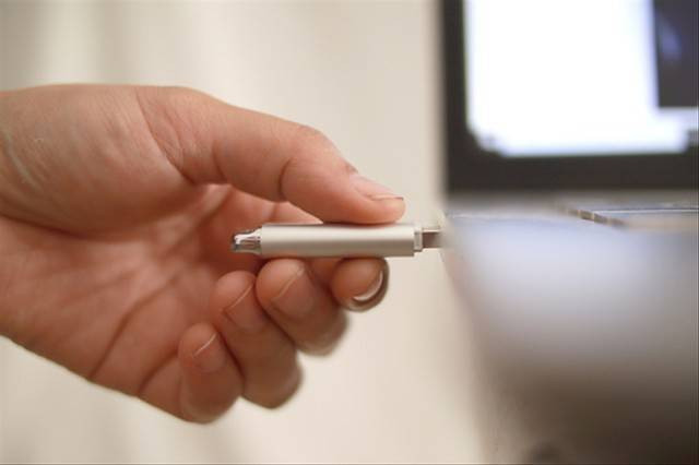  Ilustrasi Multiboot USB. Foto: Pexels.com 