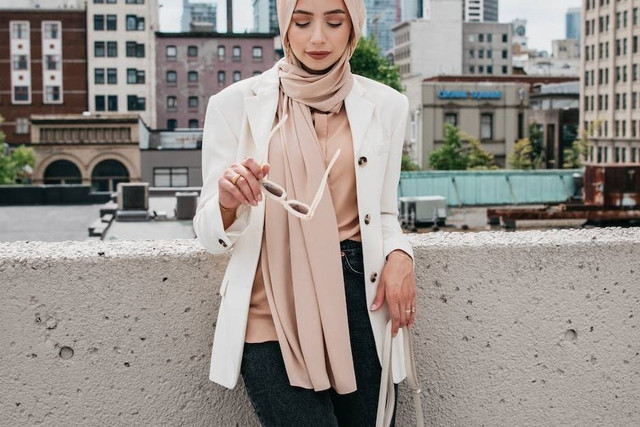 Ilustrasi outer kekinian untuk hijabers. Foto: Pexels.com