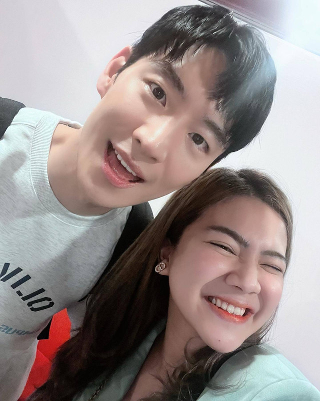 Felicya Angelista saat bertemu Lee Je Hoon. Foto: Instagram/@felicyangelista_