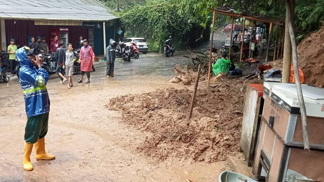 Lokasi longsor di Desa Cilember, Kecamatan Cisarua, Kabupaten Bogor, Senin (20/3/2023). Foto: Dok. Istimewa