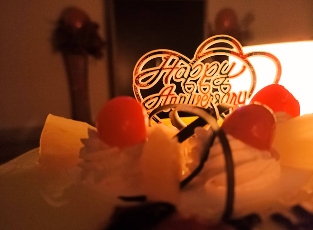 Ilustrasi Kata Mutiara dan Ucapann Happy Anniversary. Foto: Unsplash/tanmay.