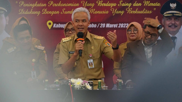 Gubernur Jateng Ganjar Pranowo memimpin dialog Musrenbangwil di Aula Geo Dipa, Kabupaten Wonosobo, Senin (20/3/2023). Foto: ari/Tugu Jogja