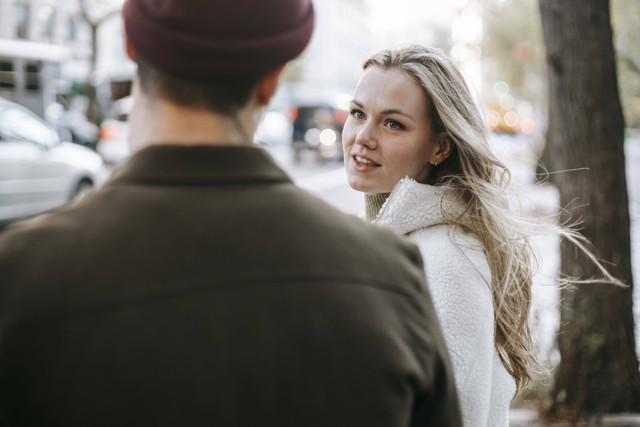 Kata-kata yang Membuat Hati Pria Luluh agar Dia Meleleh. Foto: Pexels/Katerina Holmes