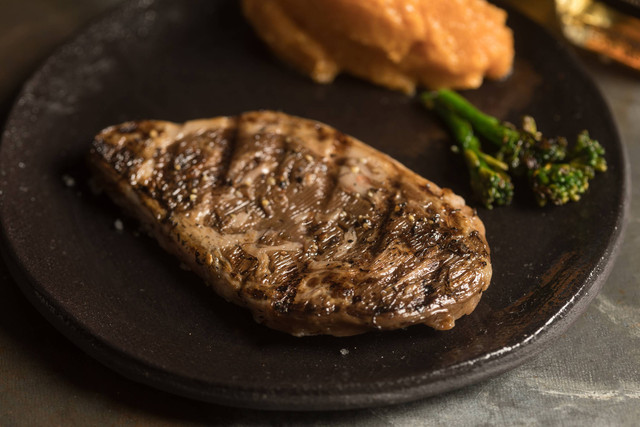 Cultivated meat jenis ribeye steak hasil produksi Aleph Farms Israel. Foto: Dok. Aleph Farms