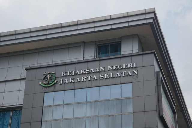 Suasana Kejaksaan Negeri Jakarta Selatan saat pelimpahan tahap 2 pelaku dan barang bukti Agnes Gracia (15) pada kasus pengeroyokan David Ozora di kawasan Jagakarsa, Jaksel (21/3).  Foto: Iqbal Firdaus/kumparan