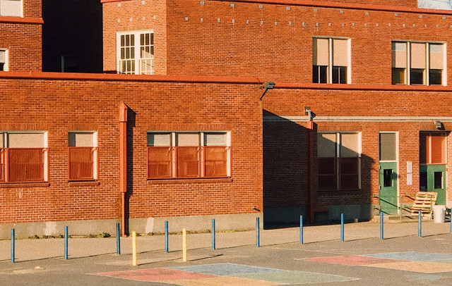  Kata-Kata Perpisahan Sekolah Bikin Nangis. Sumber: Unsplash/Zachary.