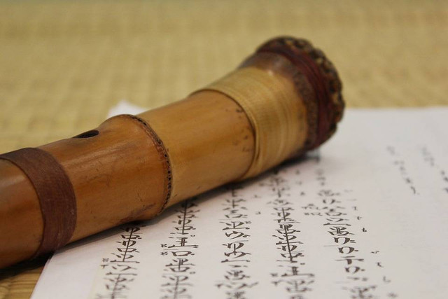 https://pixabay.com/id/users/klimkin-1298145/ - alat musik jepang berbentuk flute berukuran panjang dinamakan