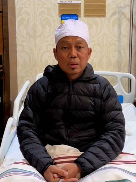 Ustad Das'ad Latif saat dirawat di RS Mount Elizabeth Singapore karena sakit. Foto: Dok. Istimewa