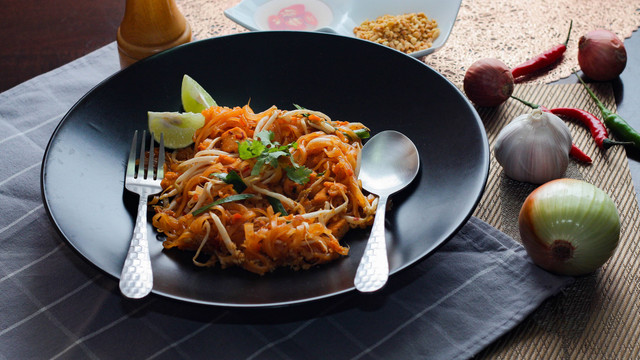 Ilustrasi  Makanan Khas Bojonegoro Favorit untuk Oleh-oleh. Foto: Unsplash/sirasit gullasu.
