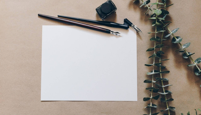 Ilustrasi Unsur Surat Dinas. Foto: Unsplash.com/Kelly Sikkema