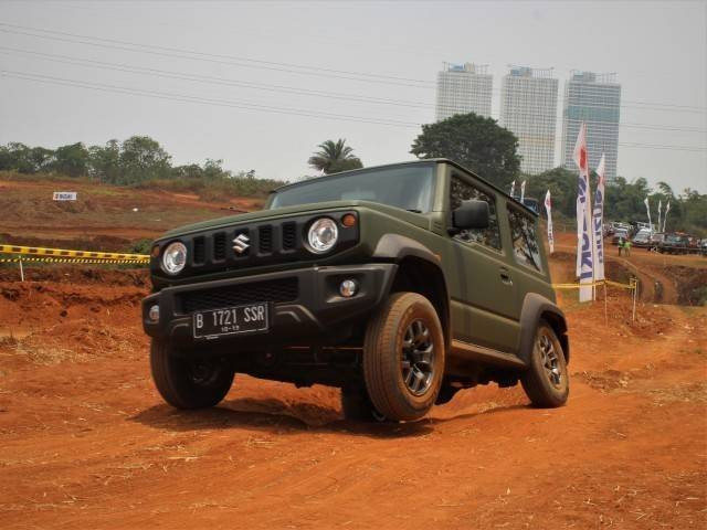 Harga mobil Jimny bekas. Foto: Muhammad Ikbal/kumparan