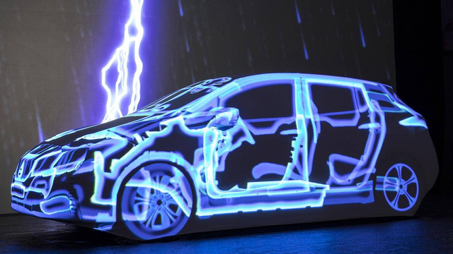 Ilustrasi mobil Nissan disambar petir. Foto: The Australian