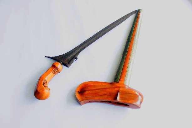 Sarung Keris dari Kayu atau Logam, Foto: Unsplash.
