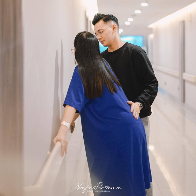 Momen saat Nella Kharisma melahirkan anak kedua. Foto: Instagram/@nellakharisma