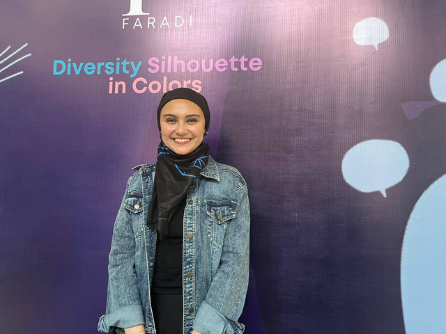 Zee Zee Shahab dalam perilisan koleksi baru Faradi. Foto: Dok. Istimewa