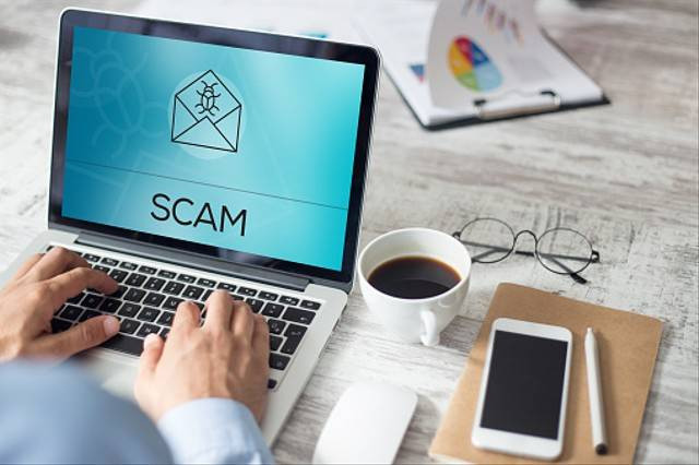 Ilustrasi cara melaporkan penipuan online. Foto: Unsplash