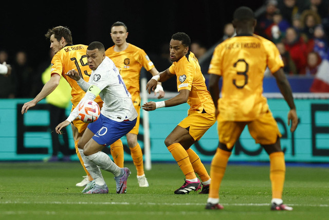 Pertandingan Kualifikasi Euro 2024 antara Timnas Prancis vs Belanda, Sabtu (25/3) dini hari WIB. Foto: Gonzalo Fuentes/REUTERS