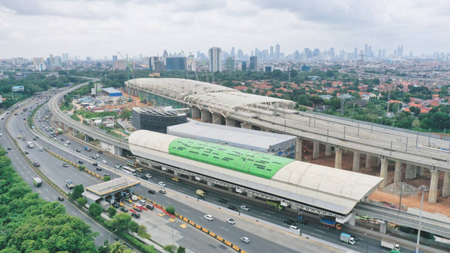 Suasana proyek Stasiun Halim Kereta Cepat Jakarta Bandung, Kamis (23/3/2023). Foto: Dok. KCIC