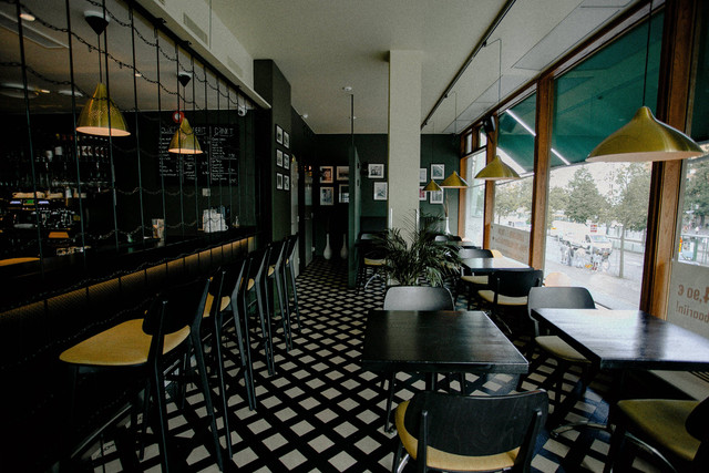 Ilustrasi Cafe di Serang, Foto: Pexels/Wendy Wei