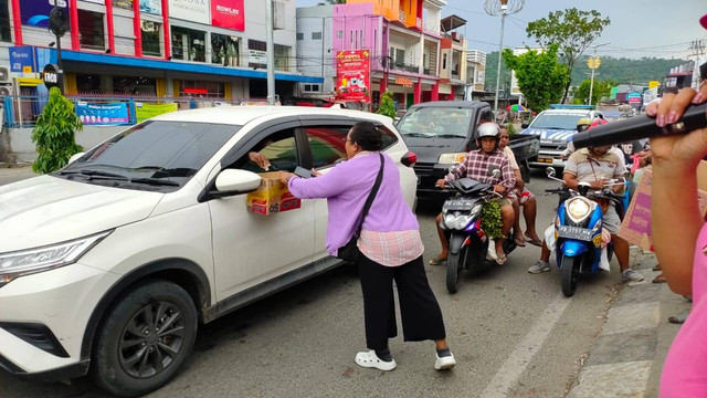 Aksi galang dana FJPI Manokwari, Sabtu (25/3)
