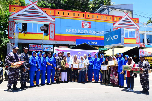 Koarmada III galang donasi bantu korban kebakaran Pasar Baru Kota Sorong