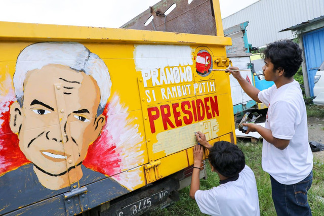 Komunitas Sopir Truk (KST) pendukung Ganjar menggelar kegiatan melukis truk Gelar Kegiatan Melukis Truk. Foto: Dok. Istimewa