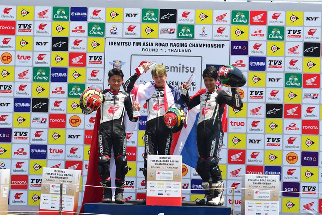 Rheza Danica Ahrens mempersembahkan podium tertinggi pada dua balapan kelas AP250 ARRC 2023 seri Buriram, Thailand yang diselenggarakan di Chang International Circuit, 25-26 Maret 2023. Foto: Dok. AHM