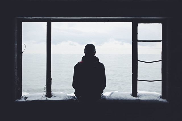Ilustrasi kata-kata untuk orang yang membenci kita tanpa sebab. Foto: Unsplash/Noah Silliman.