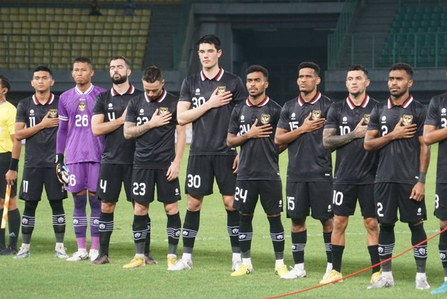 Pemain Timnas Indonesia saat melawan Burundi di Stadion Patriot Candrabhaga, Bekasi, Jawa Barat, Sabtu (25/3/2023). Foto: Iqbal Firdaus/kumparan