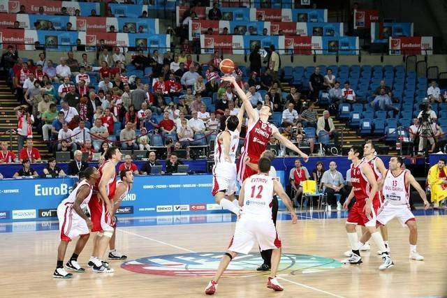 Dasar umum pembuatan pola permainan bola basket adalah. Foto: Flickr