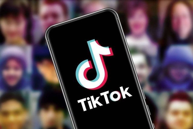Ilustrasi cara membuat foto slide di TikTok. Foto: Shutterstock