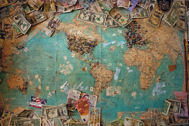 Ilustrasi Syarat Menukar Uang Asing di Bank BRI. Foto: Unsplash.com/Christine Roy