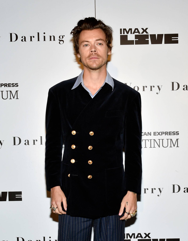 Harry Styles menghadiri pemutaran khusus "Don't Worry Darling" di AMC Lincoln Square, New York pada Senin, 19 September 2022. Foto: Evan Agostini/Invision/AP