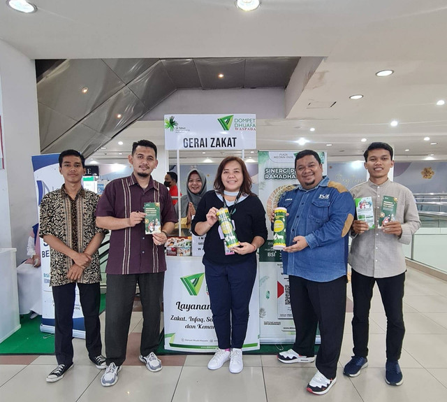 Selama bulan suci Ramadan, Plaza Medan Fair menghadirkan enam gerai zakat termasuk satu diantaranya gerai zakat, infak, sedekah, dan wakaf (ZISWAF) Dompet Dhuafa Waspada, Kamis (30/3).