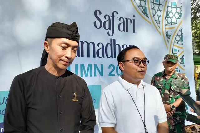 Wakil Wali Kota Bogor Dedie Abdul Rachim saat wawancara kegiatan pasar murah Ramadan BUMN 2023 di GOR Pajajaran Kota Bogor, Jumat (31/3/2023). Foto: Linna Susanti/ANTARA
