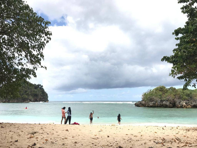 Pantai Gatra, Malang (foto: milik pribadi)