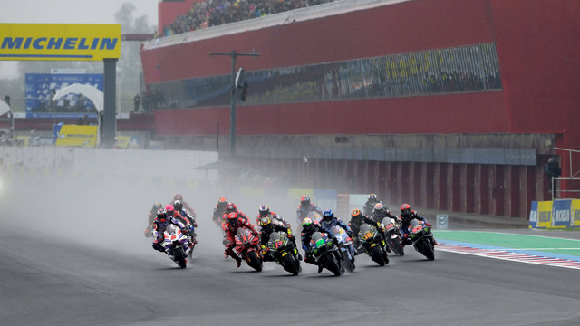 Balapan utama MotoGP Argentina 2023 di Autodromo Termas de Rio Hondo pada Senin (3/4/2023) tengah malam WIB. Foto: JUAN MABROMATA / AFP