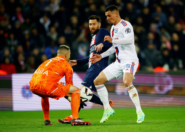 Paris Saint-Germain (PSG) vs Lyon dalam laga pekan ke-29 Liga Prancis 2022/23 di Stadion Parc des Princes, Paris, Senin (3/4/2023) waktu setempat. Foto: REUTERS/Sarah Meyssonnier