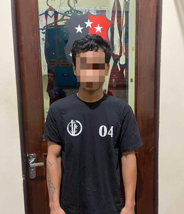 Pelaku begal payudara diamankan Satreskrim Polres Sekadau. Foto: Dok. Satreskrim Polres Sekadau
