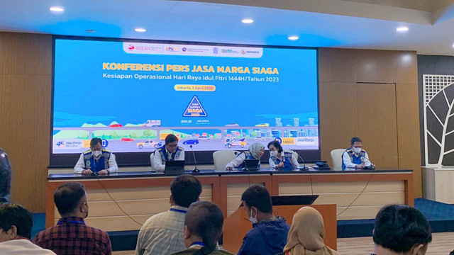 Konferensi pers Jasa Marga Siaga: Kesiapan Operasional Hari Raya Idul Fitri 1444 H/ Tahun 2023 di JMTC, Bekasi, Senin (3/4/2023). Foto: Luthfi Humam/kumparan