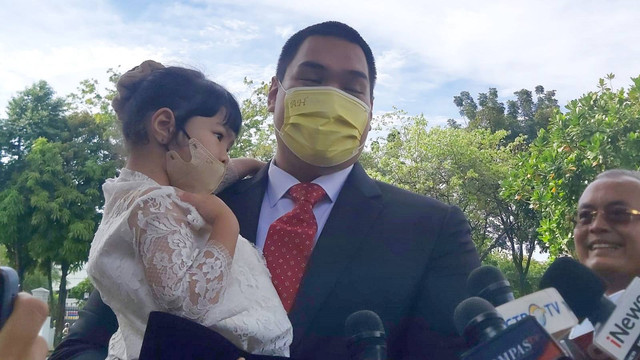 Dito Ariotedjo di Kompleks Istana Kepresidenan, Senin (3/4/2023). Foto: Nadia Riso/kumparan